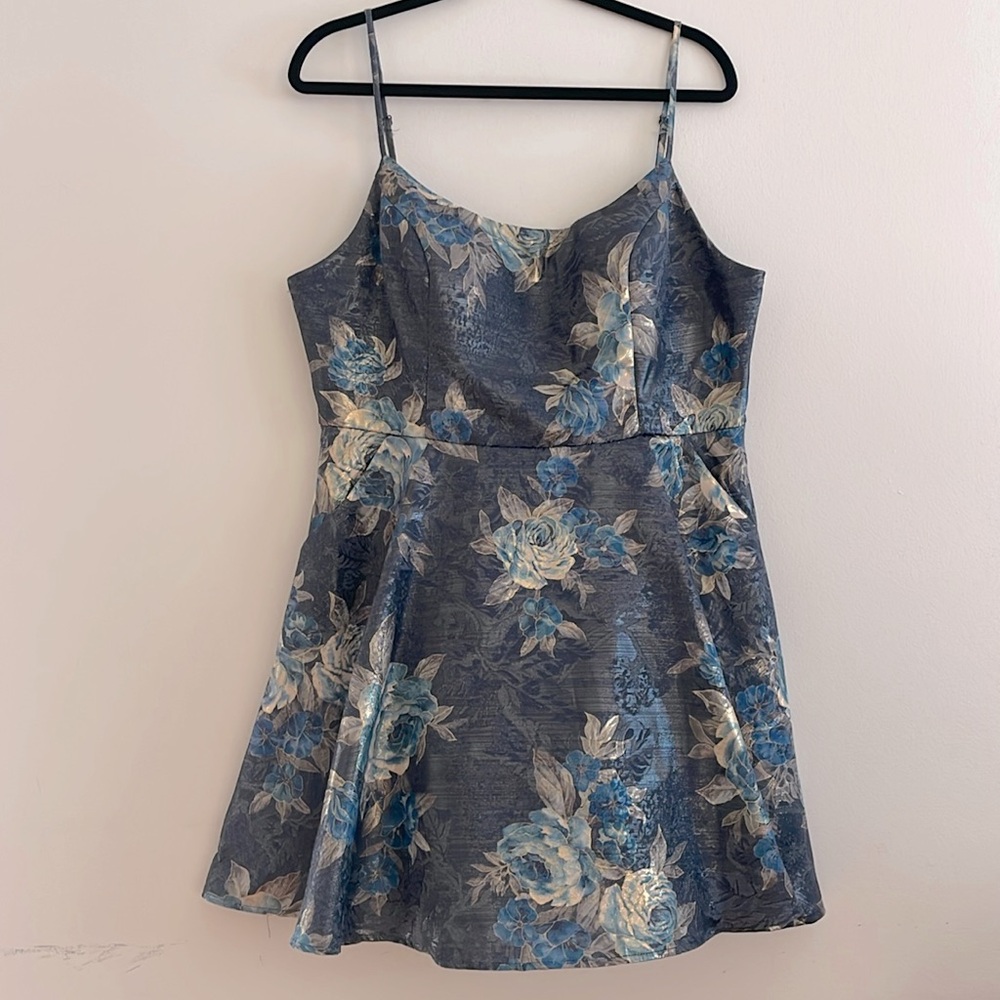 Juniors size 17 special occassion dress